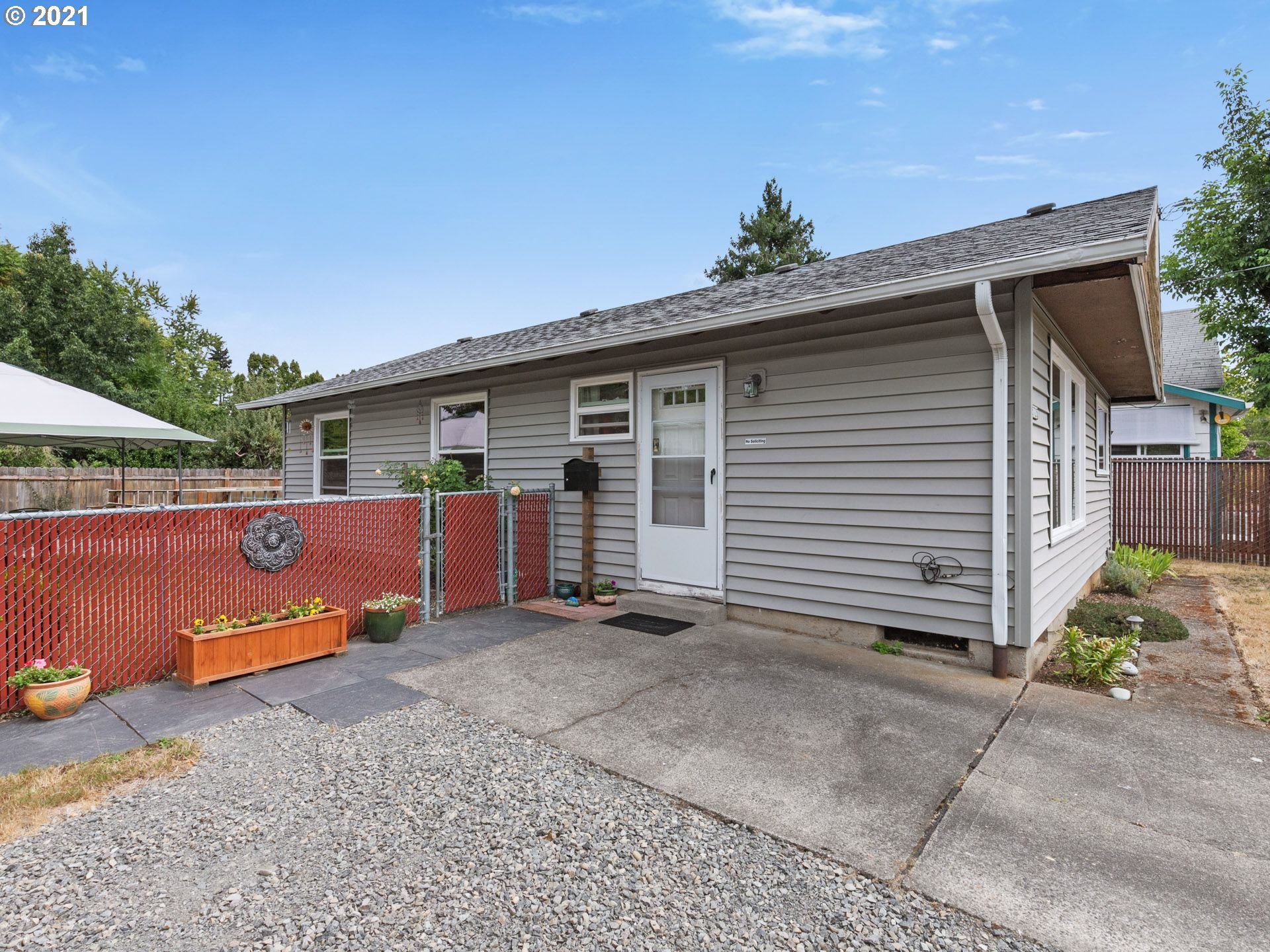 5725 Southeast Reedway Street Portland, OR 97206 - Photo 1 of 23 Gallery Image 1