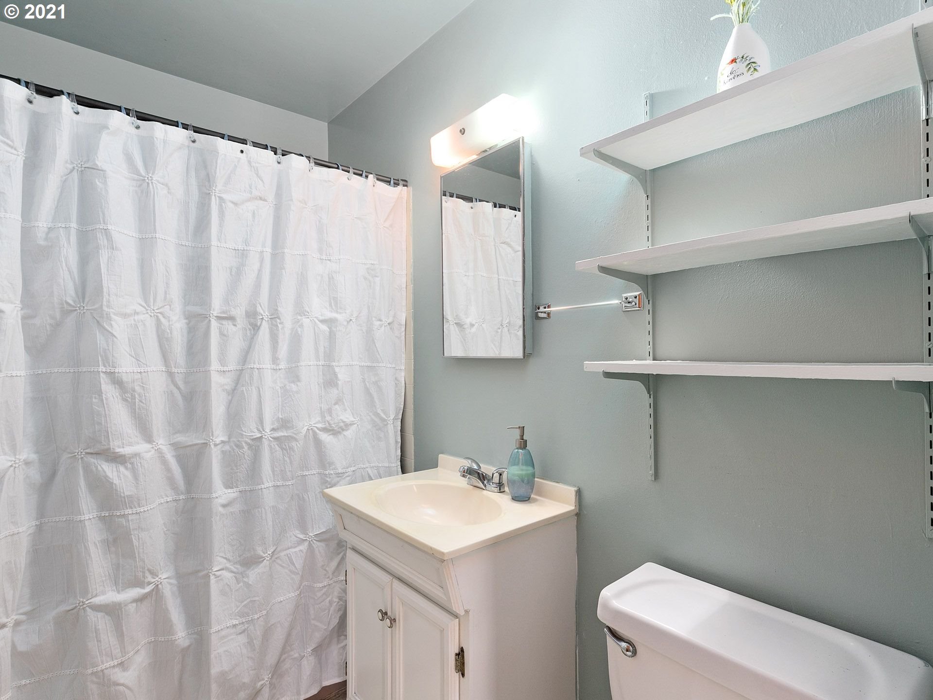 5725 Southeast Reedway Street Portland, OR 97206 - Photo 16 of 23 Gallery Image 16