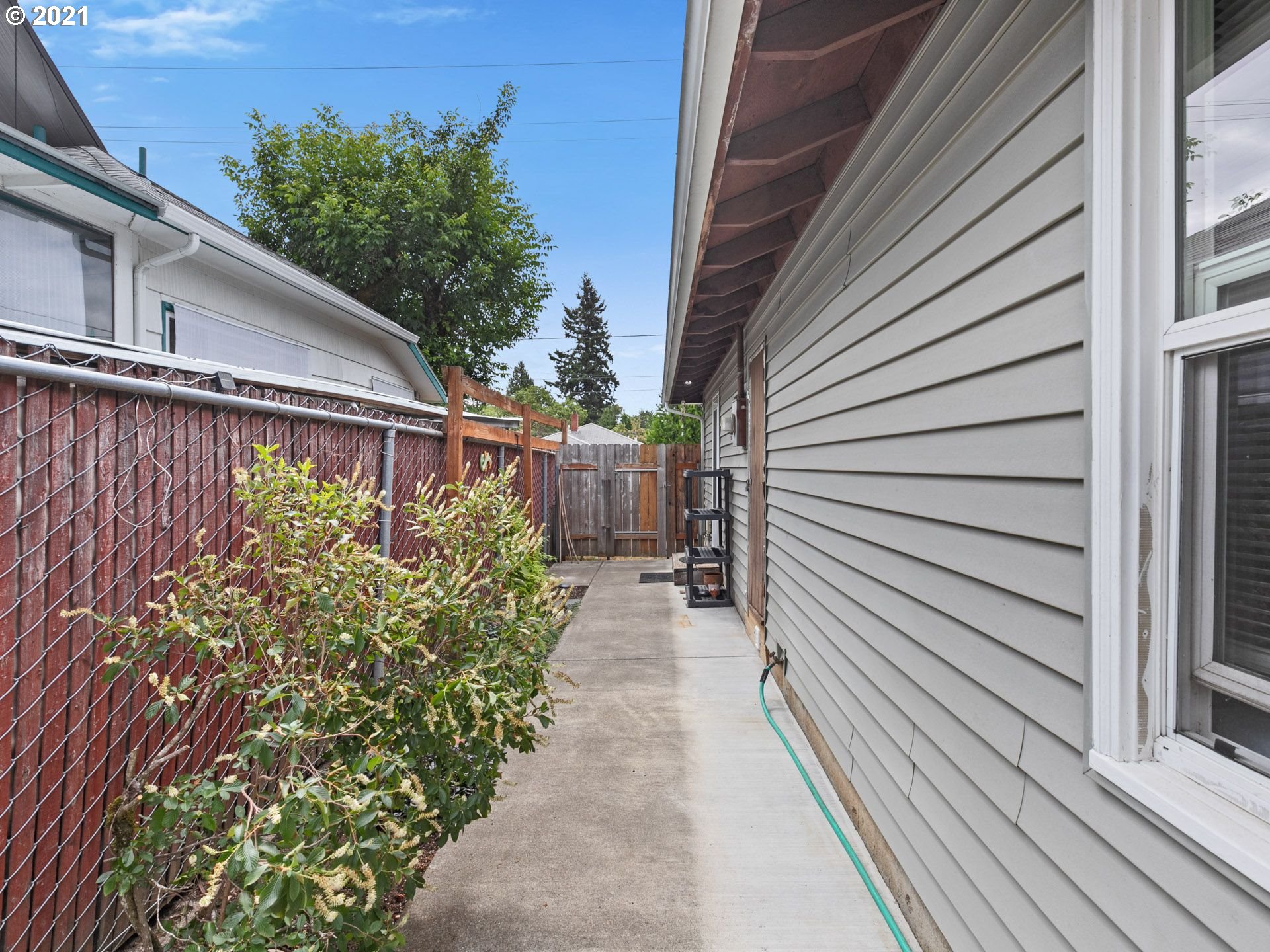 5725 Southeast Reedway Street Portland, OR 97206 - Photo 20 of 23 Gallery Image 20
