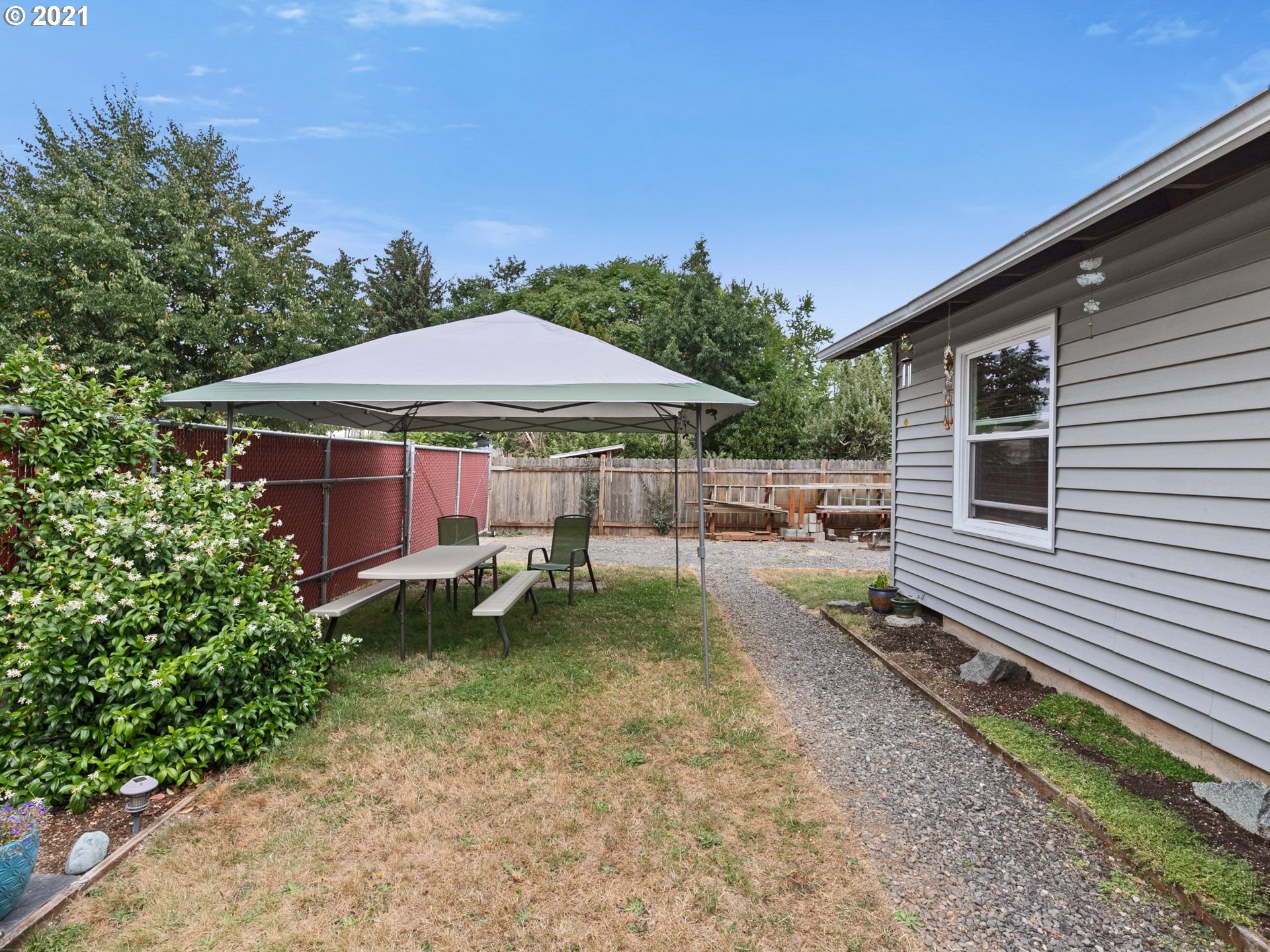 5725 Southeast Reedway Street Portland, OR 97206 - Photo 4 of 23 Gallery Image 4