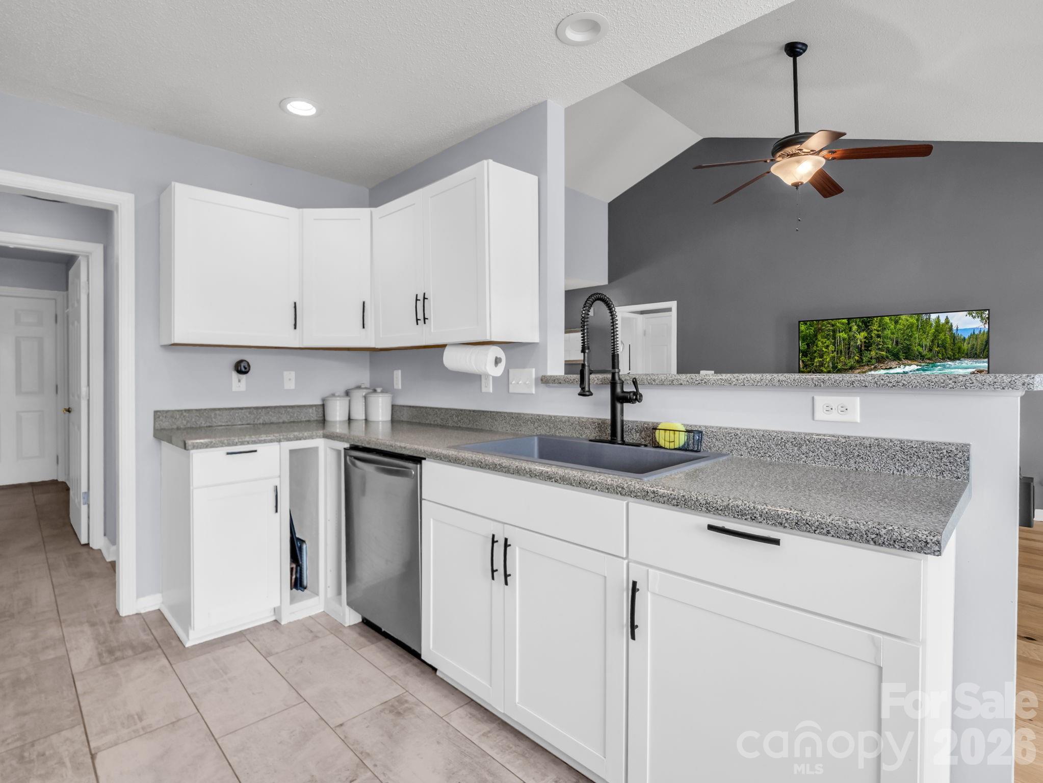 33 Lumber River Road Fletcher, NC 28732 - Photo 7 of 22