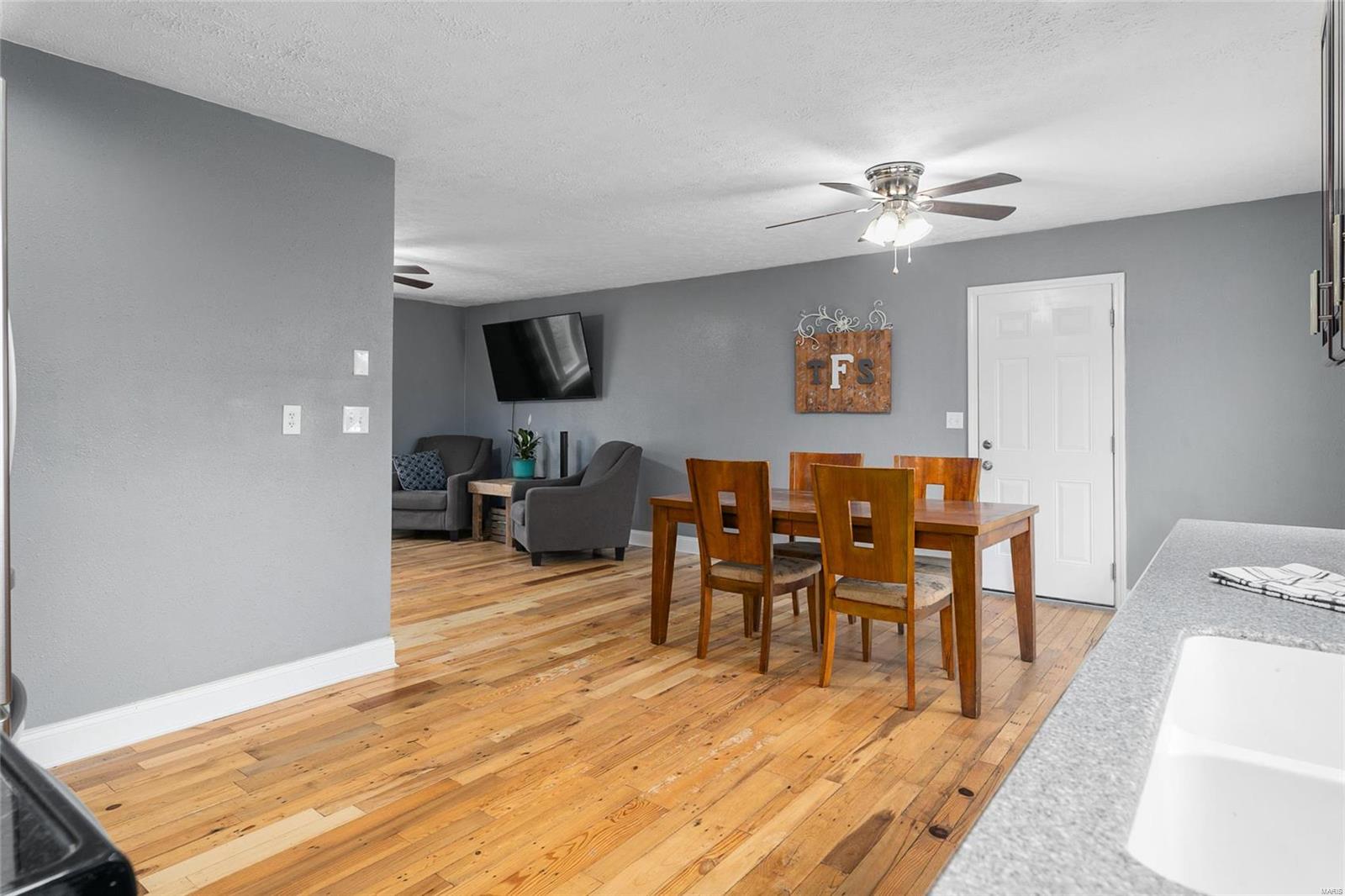 2336 Seiler Road Alton, IL 62002 - Photo 9 of 26