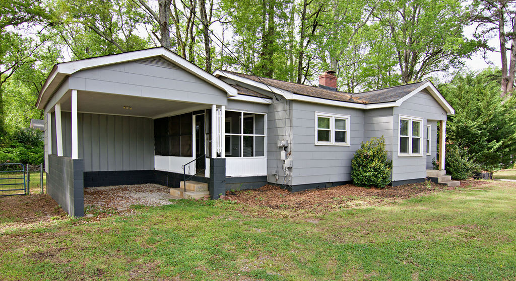 3303 Dixon Road Anderson, SC 29625 - Photo 2 of 31