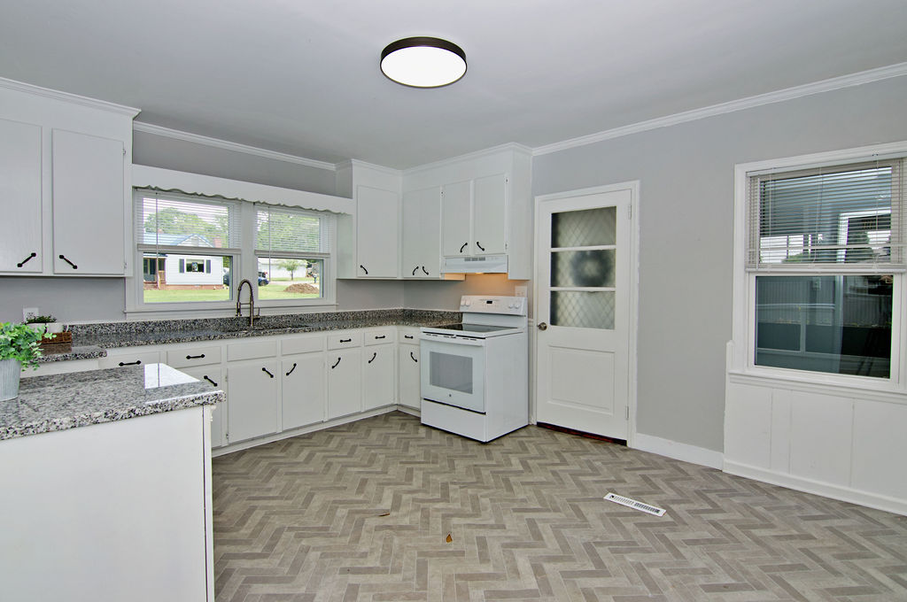 3303 Dixon Road Anderson, SC 29625 - Photo 9 of 31