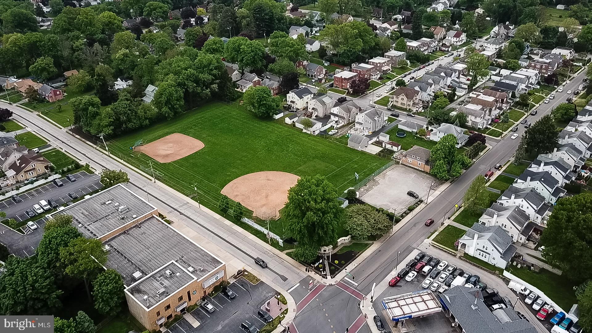 414 Stanfield Road Springfield, PA 19064 - Photo 48 of 51 an aerial view of a residential houses with outdoor space