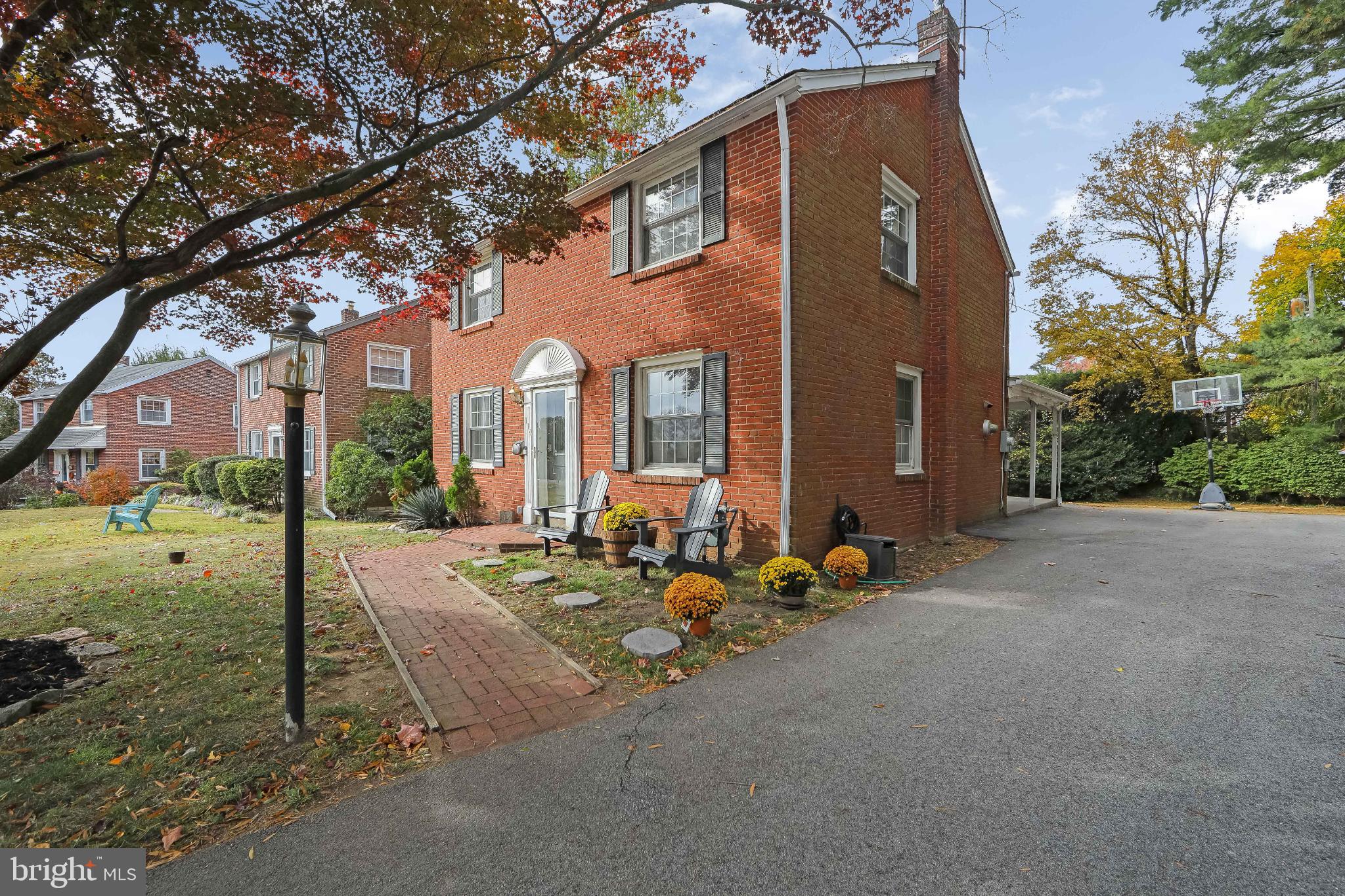 414 Stanfield Road Springfield, PA 19064 - Photo 6 of 51 a row of palm trees in front of house