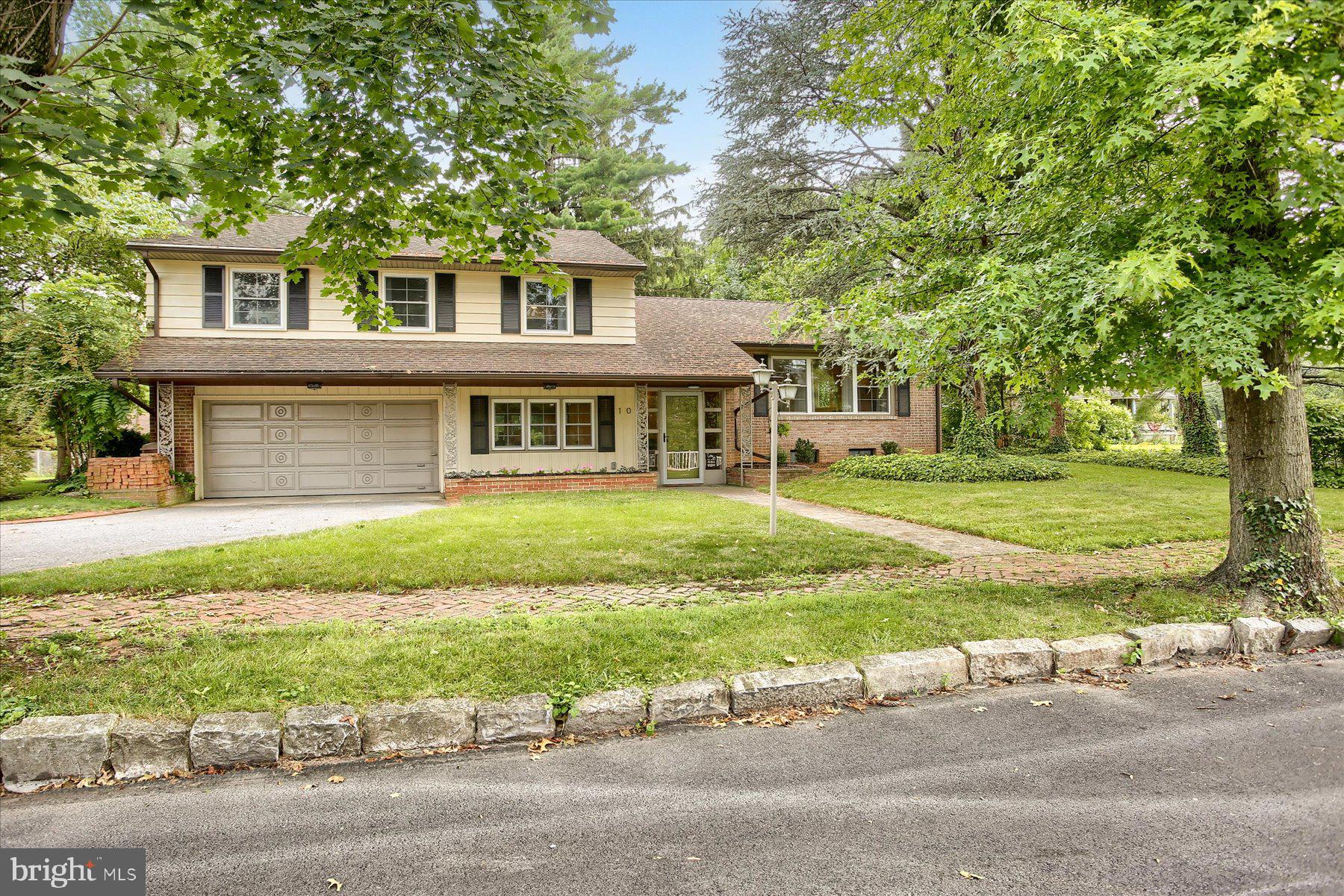 10 East Ridge Street Carlisle, PA 17013 - Photo 1 of 47 Gallery Image 1