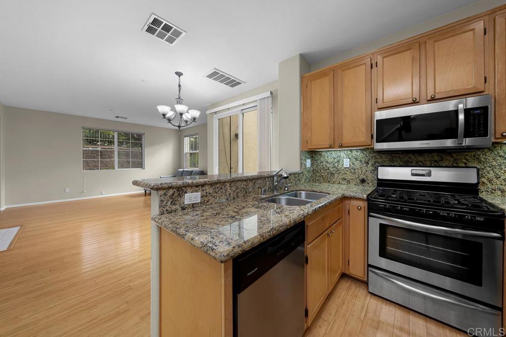 1279 Fools Gold Way Chula Vista, CA 91913 - Photo 10 of 37