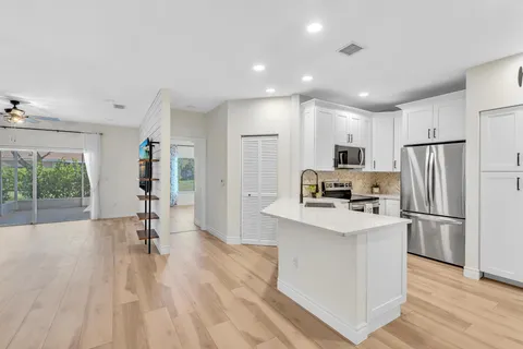 $425,000 | 4709 Southwest 13th Court, Deerfield Beach, FL 33442