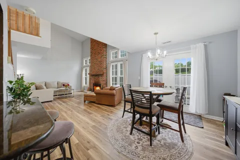 $335,000 | 125 South Atherton Court, Bloomingdale, IL 60108