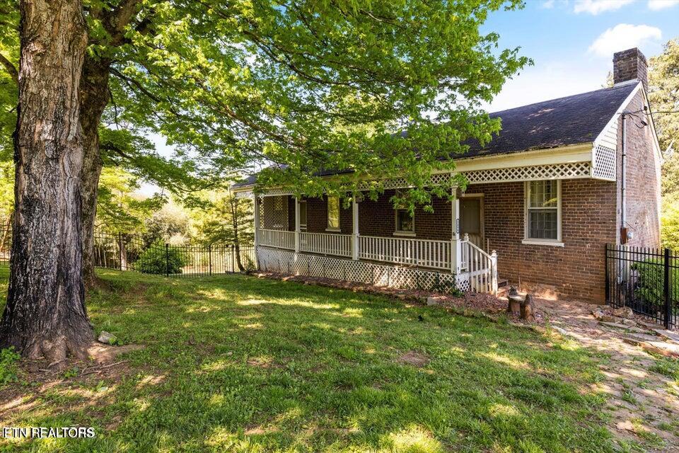 2492 River Road Loudon, TN 37774 - Photo 31 of 37 Guest House