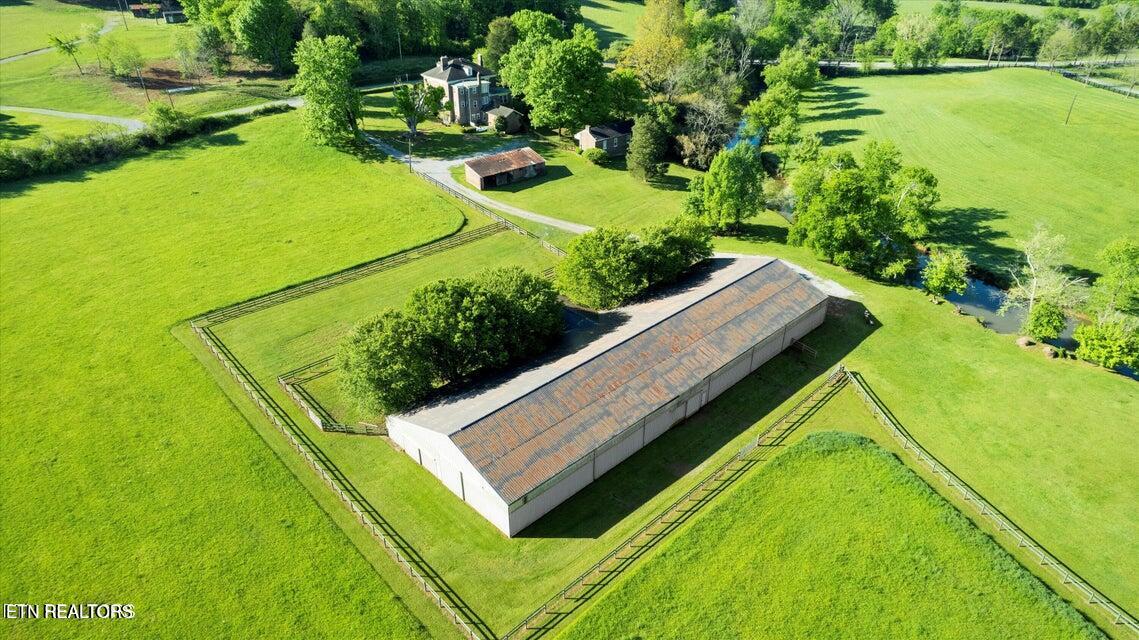 2492 River Road Loudon, TN 37774 - Photo 4 of 37 Horse Barn/Arena