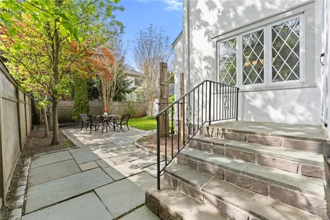 $1,396,000 | 5 Jefferson Road, Scarsdale, NY 10583