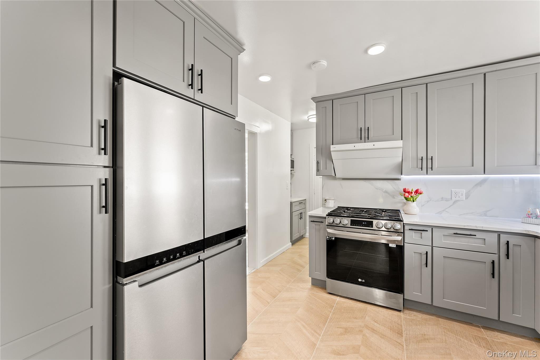 5 Jefferson Road Scarsdale, NY 10583 - Photo 7 of 23 Alternate view of the kitchen.