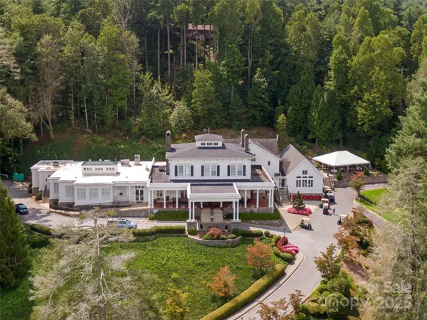 a view of a golf course