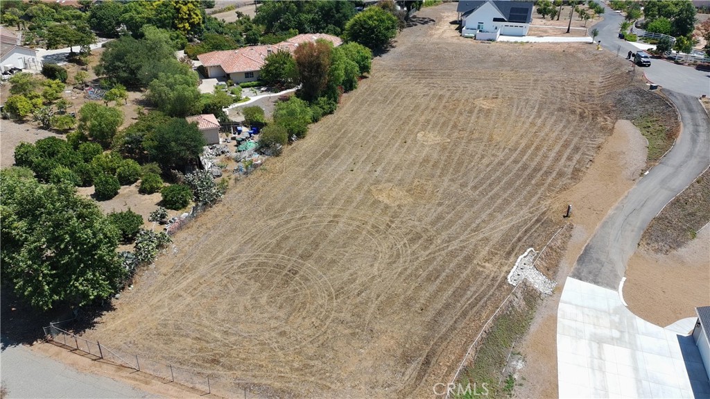 1916 Grey Rabbit Hollow Lane Fallbrook, CA 92028 - Photo 2 of 5