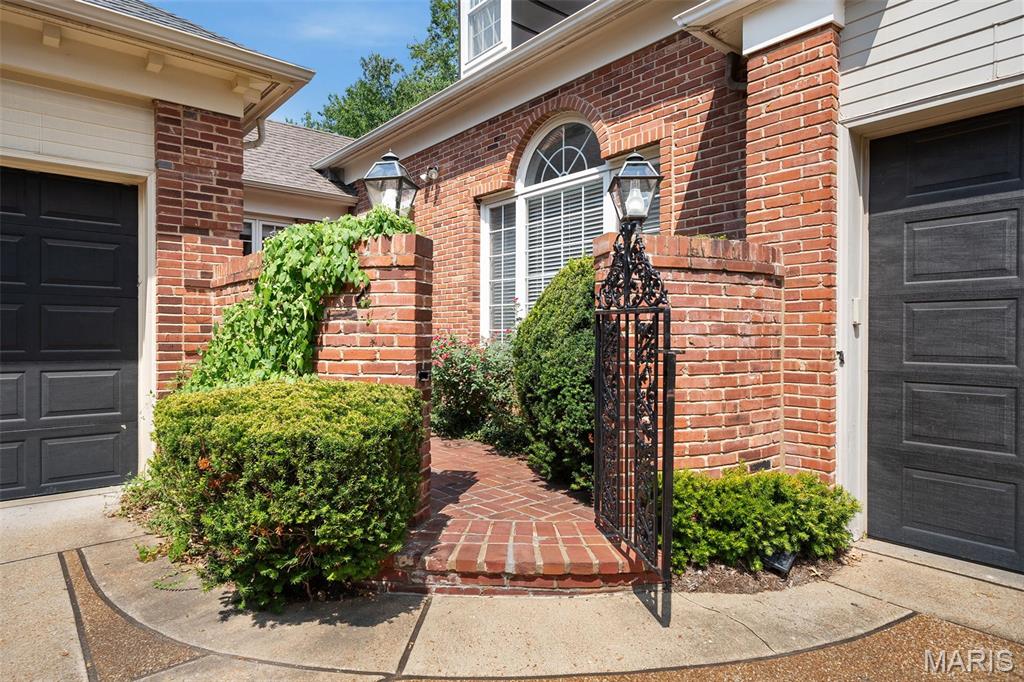 2 Upper Price Road Olivette, MO 63132 - Photo 4 of 42