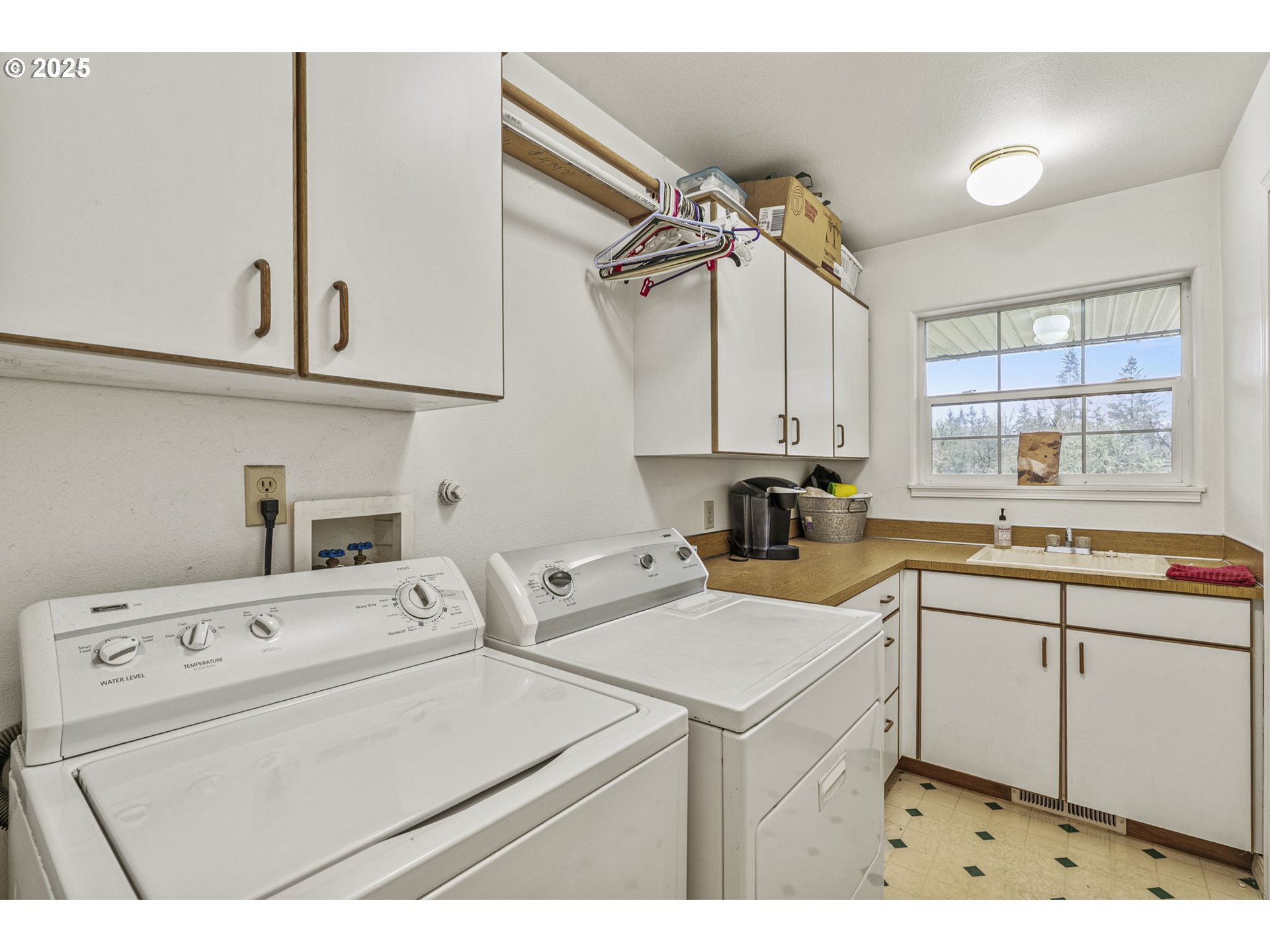 1707 Northwest 354th Street La Center, WA 98629 - Photo 24 of 31 a utility room with dryer and washer