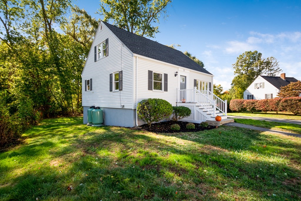 23 Hamilton Road Woburn, MA 01801 - Photo 27 of 31 Gallery Image 27