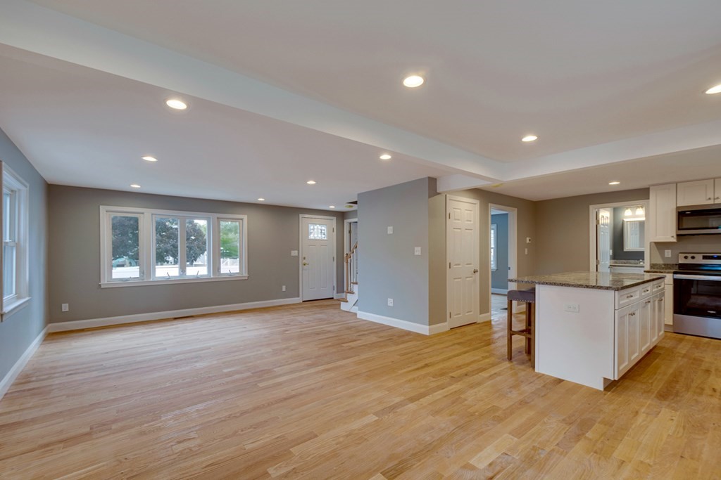 23 Hamilton Road Woburn, MA 01801 - Photo 8 of 31 Gallery Image 8