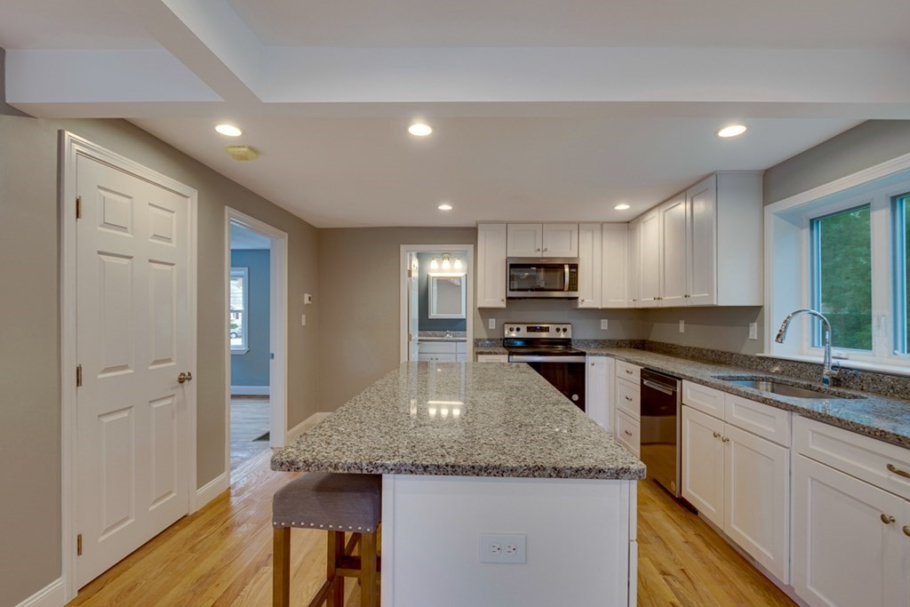 23 Hamilton Road Woburn, MA 01801 - Photo 9 of 31 Gallery Image 9