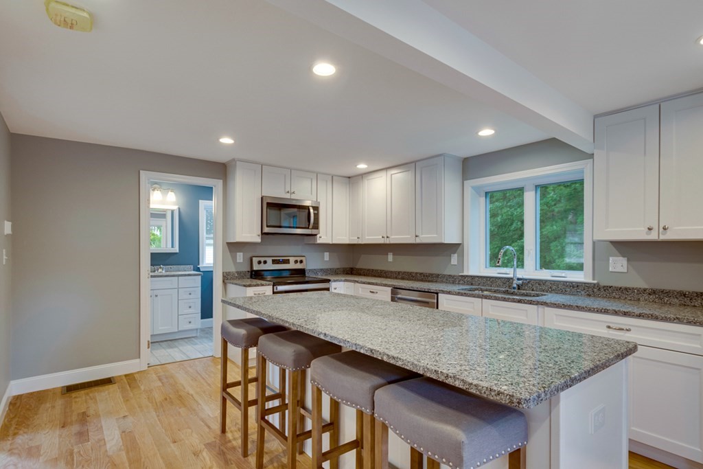 23 Hamilton Road Woburn, MA 01801 - Photo 10 of 31 Gallery Image 10