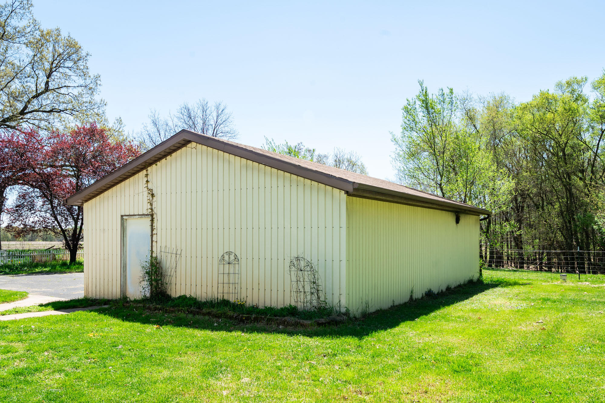 51266 Leach Road Dowagiac, MI 49047 - Photo 24 of 29 garage rear