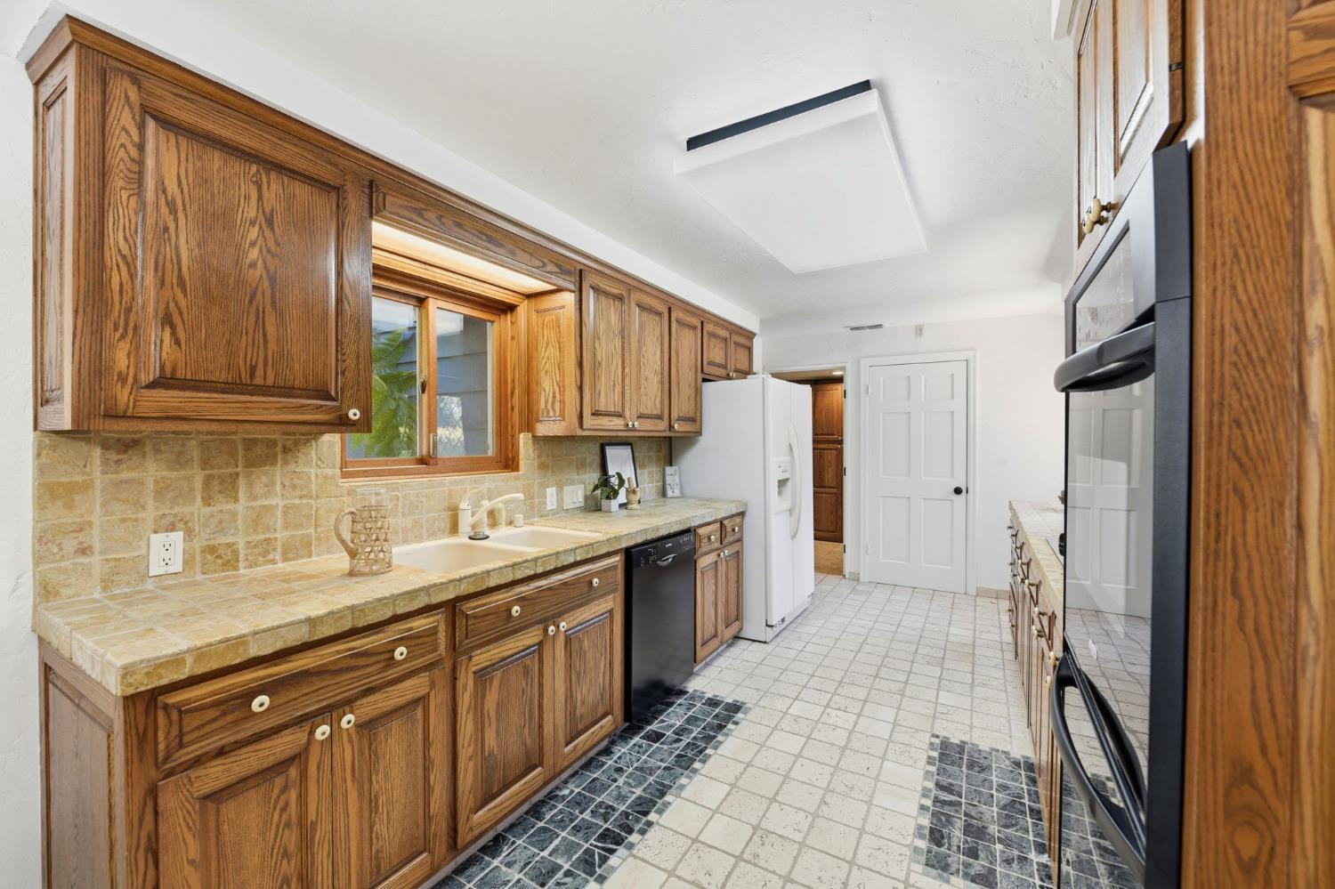 3012 Root Avenue Carmichael, CA 95608 - Photo 13 of 76