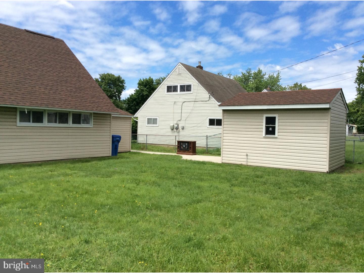 16 Gingerbush Road Levittown, PA 19057 - Photo 3 of 14 Back Yard