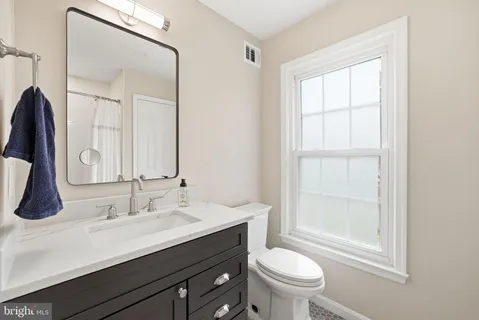 $1,075,000 | 8900 Kenilworth Drive, Burke, VA 22015
