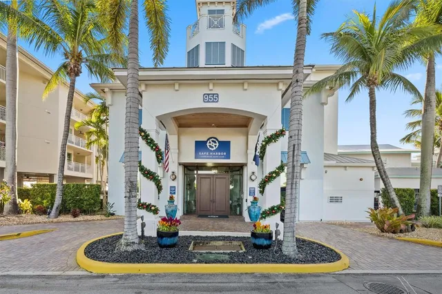 $494,900 | 675 Northwest Flagler Avenue, Unit 303, Stuart, FL 34994