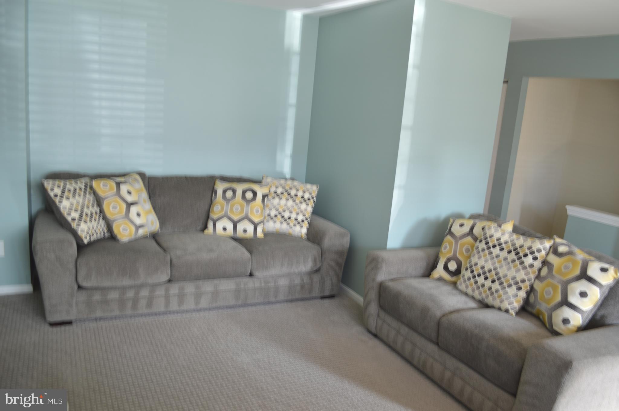 370 Scola Road Brookhaven, PA 19015 - Photo 4 of 23 Spacious living room