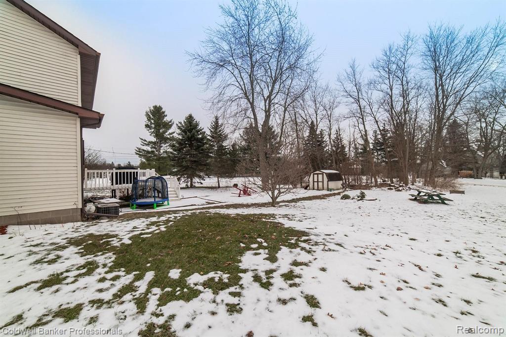 1712 Peppermill Road Lapeer, MI 48446 - Photo 38 of 45