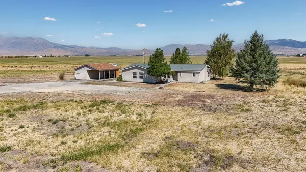 $535,000 | 80 Highway 20, Fairfield, ID 83327