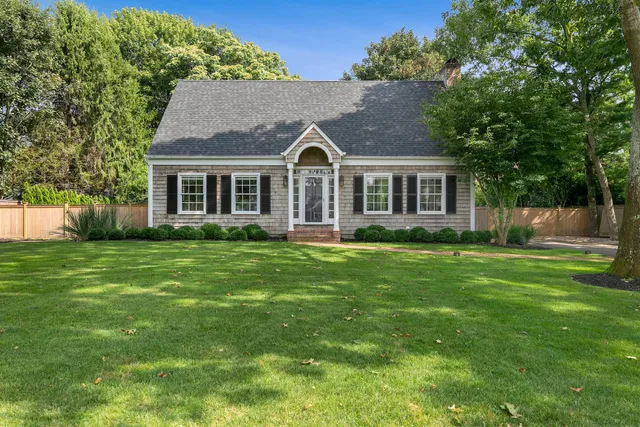 $60,000 | 84 Gould Street, East Hampton, NY 11937