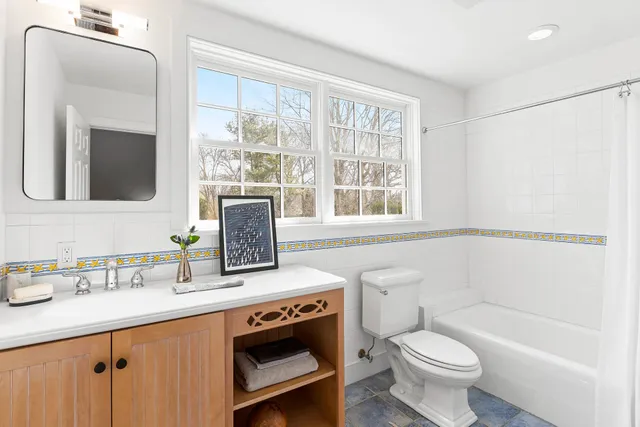 $60,000 | 84 Gould Street, East Hampton, NY 11937