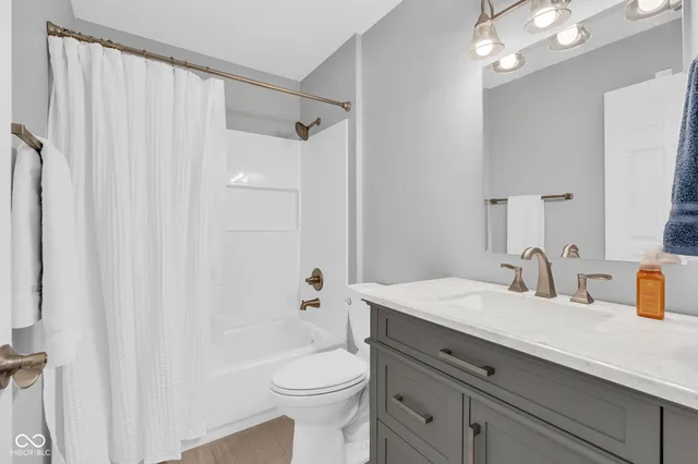 $192,500 | 8314 Glenwillow Lane, Unit 103, Indianapolis, IN 46278