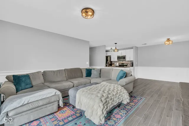 $192,500 | 8314 Glenwillow Lane, Unit 103, Indianapolis, IN 46278