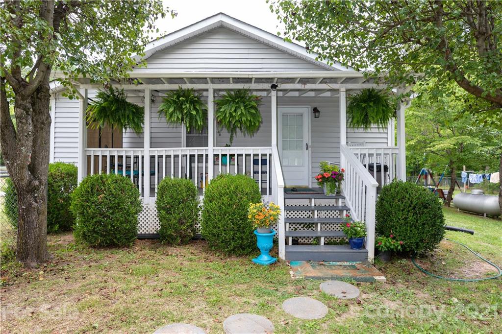 2039 Apple Blossom Road York, SC 29745 - Photo 1 of 30 Gallery Image 1