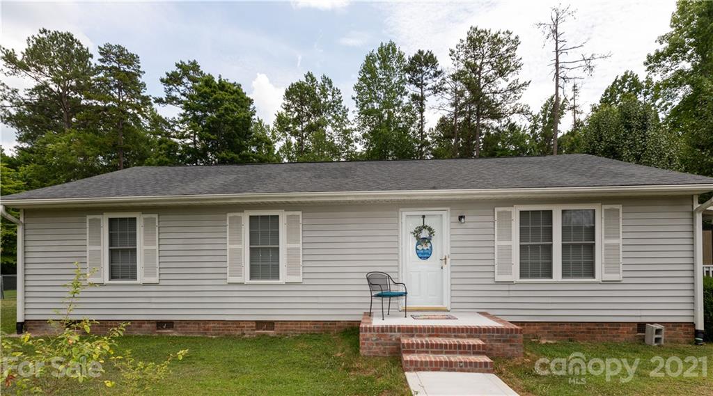 2039 Apple Blossom Road York, SC 29745 - Photo 2 of 30 Gallery Image 2