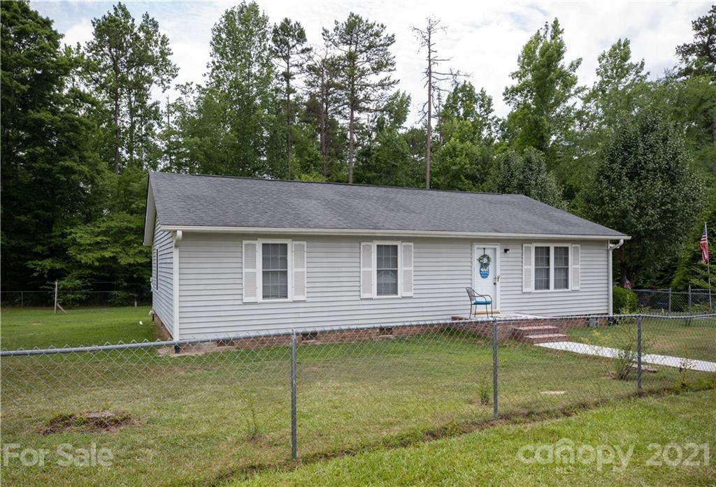 2039 Apple Blossom Road York, SC 29745 - Photo 3 of 30 Gallery Image 3