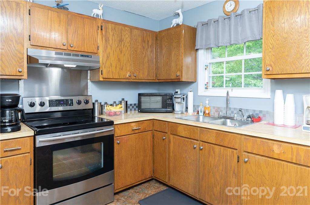 2039 Apple Blossom Road York, SC 29745 - Photo 4 of 30 Gallery Image 4