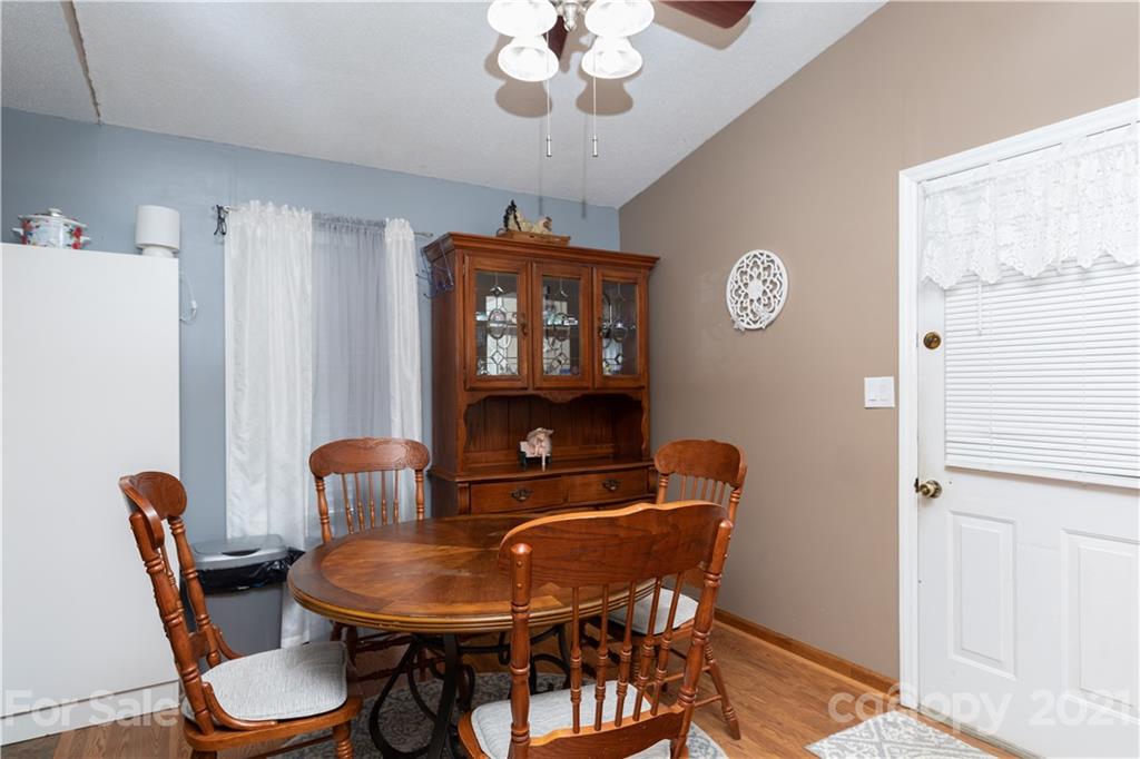 2039 Apple Blossom Road York, SC 29745 - Photo 8 of 30 Gallery Image 8
