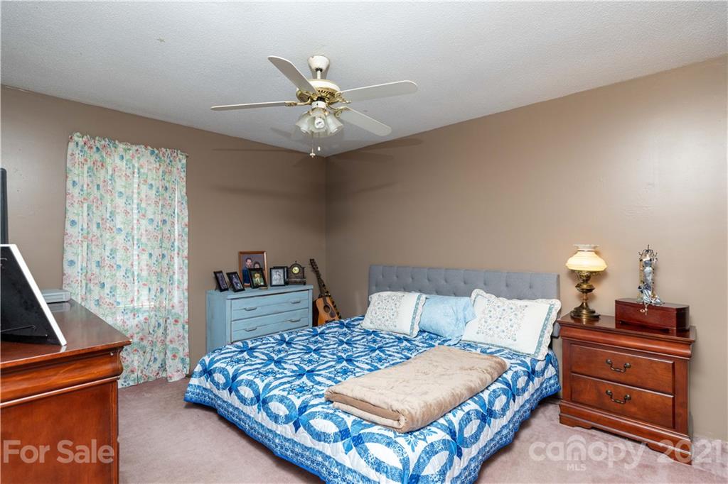 2039 Apple Blossom Road York, SC 29745 - Photo 10 of 30 Gallery Image 10