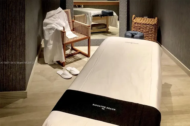 $5,700 | 2900 Northeast 7th Avenue, Unit 4101, Miami, FL 33137