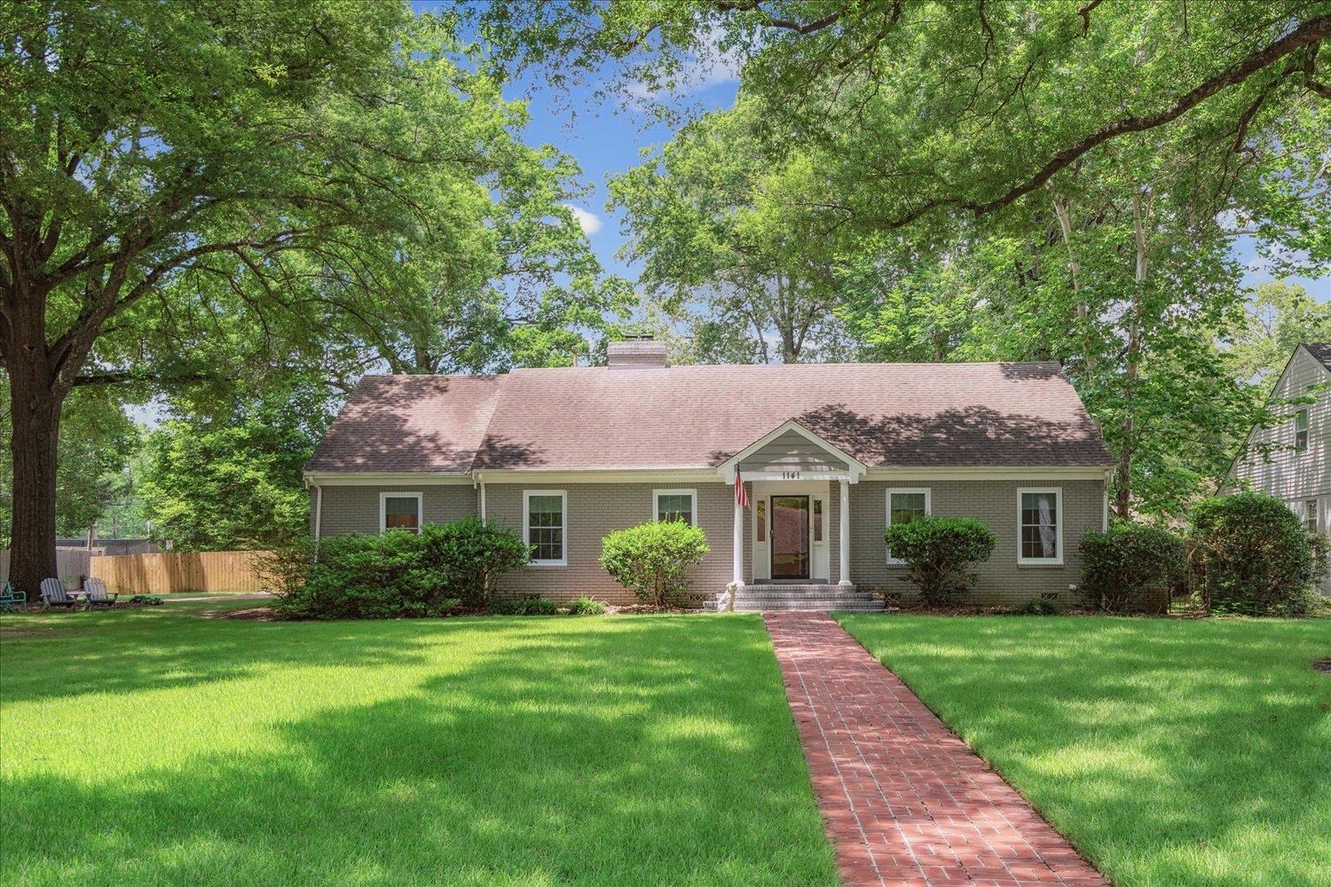 1141 Fair Meadow Road Memphis, TN 38117 - Photo 1 of 40 Ranch-style home with a front lawn