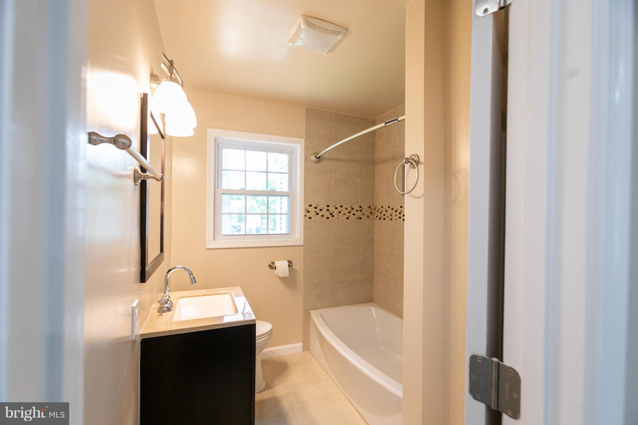 2803 Lindell Street Silver Spring, MD 20902 - Photo 17 of 30 Bath (Master)