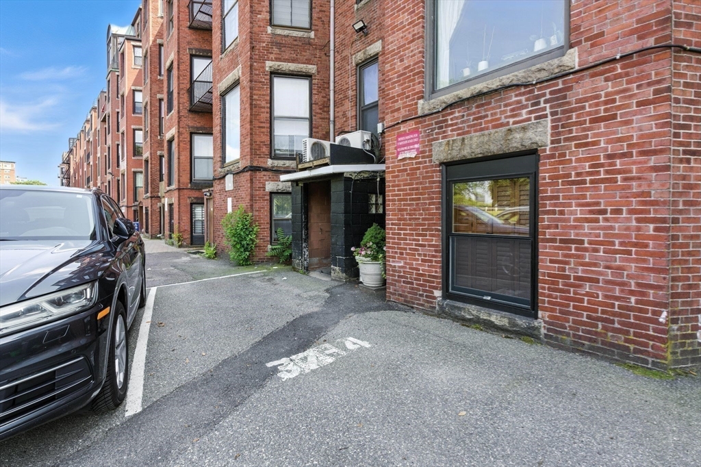 37 Bay State Road, Unit 4 Boston, MA 02215 - Photo 14 of 25