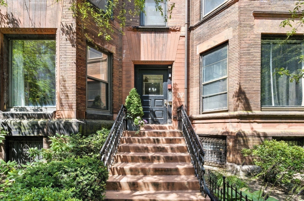 37 Bay State Road, Unit 4 Boston, MA 02215 - Photo 2 of 25