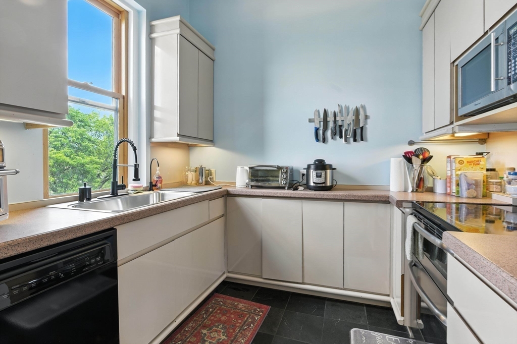 37 Bay State Road, Unit 4 Boston, MA 02215 - Photo 8 of 25
